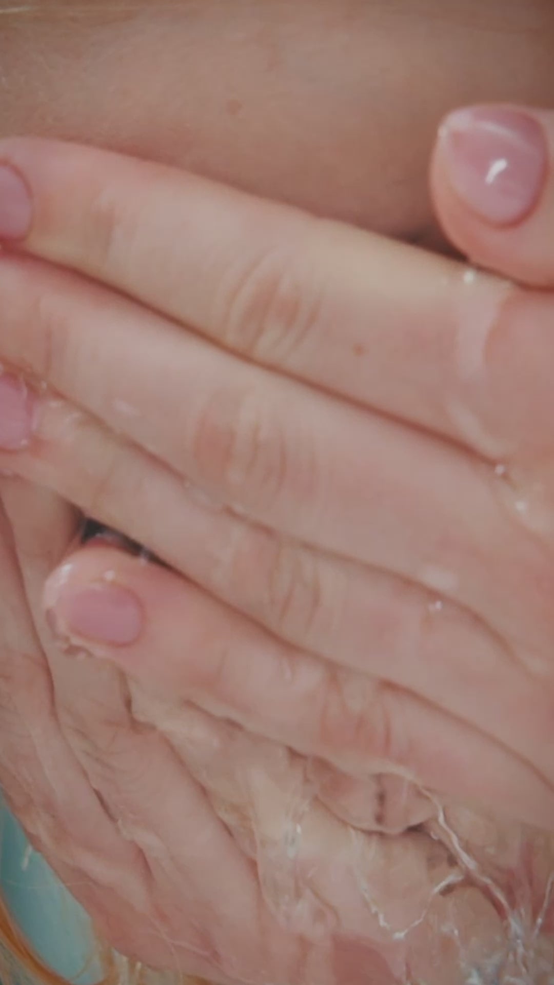 Cargar vídeo: Crema Concentrada Aloe Vera  para todo tipo de piel 50ml